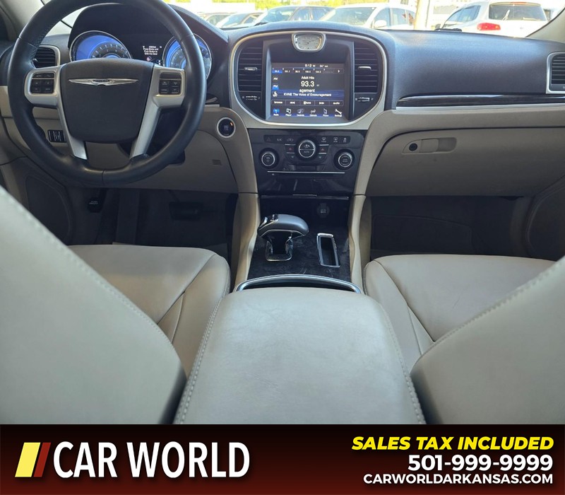 Chrysler 300 Vehicle Full-screen Gallery Image 18