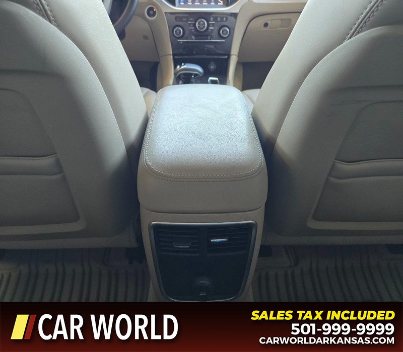 Chrysler 300 Vehicle Full-screen Gallery Image 19