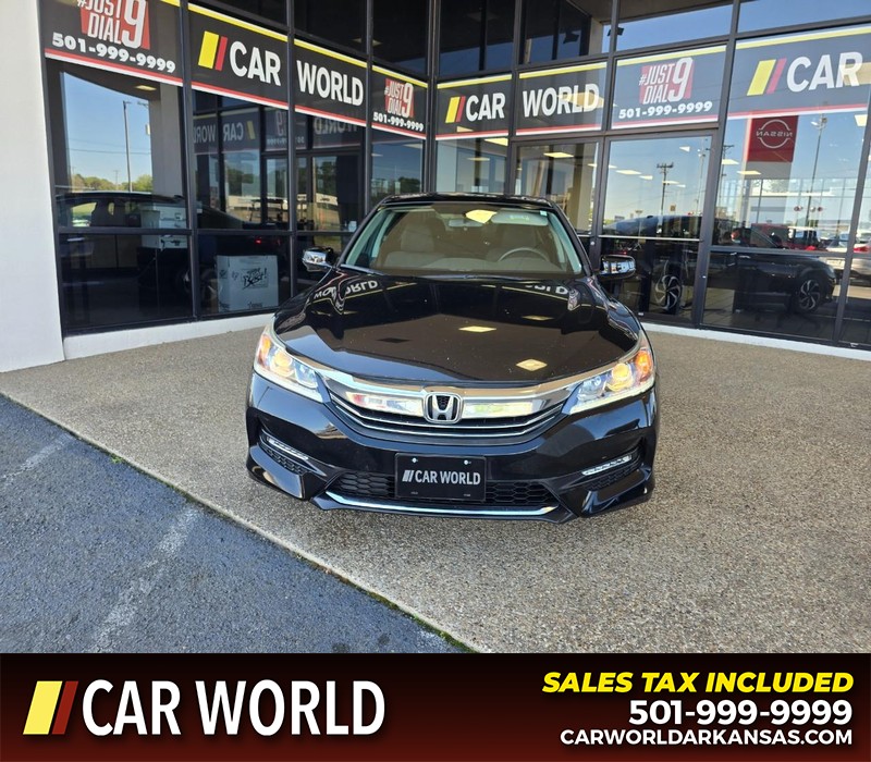 Honda Accord Sedan Vehicle Full-screen Gallery Image 2