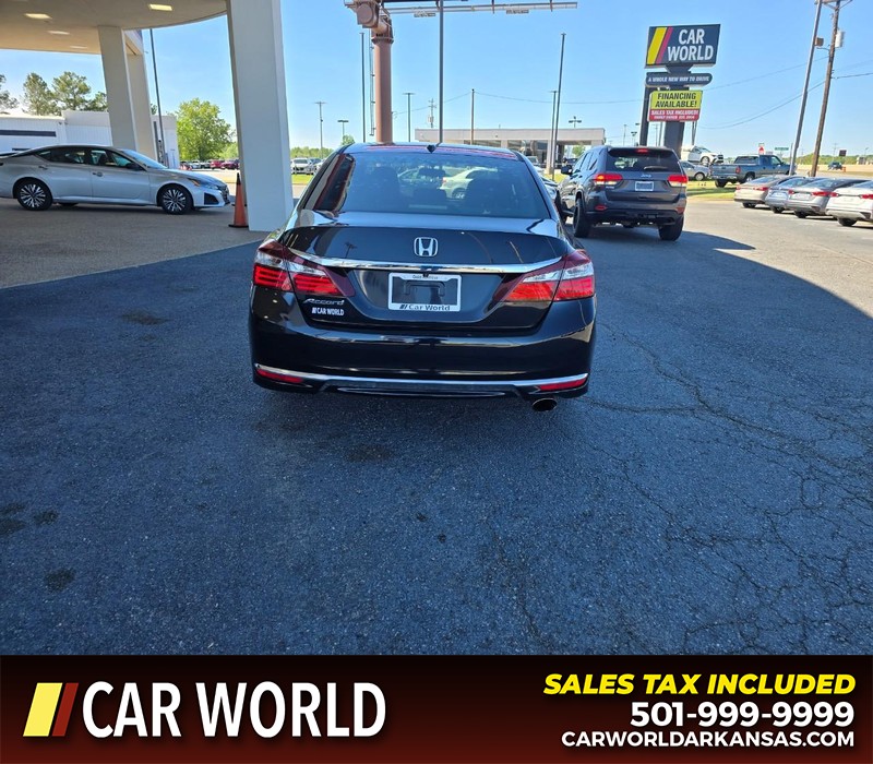 Honda Accord Sedan Vehicle Full-screen Gallery Image 5