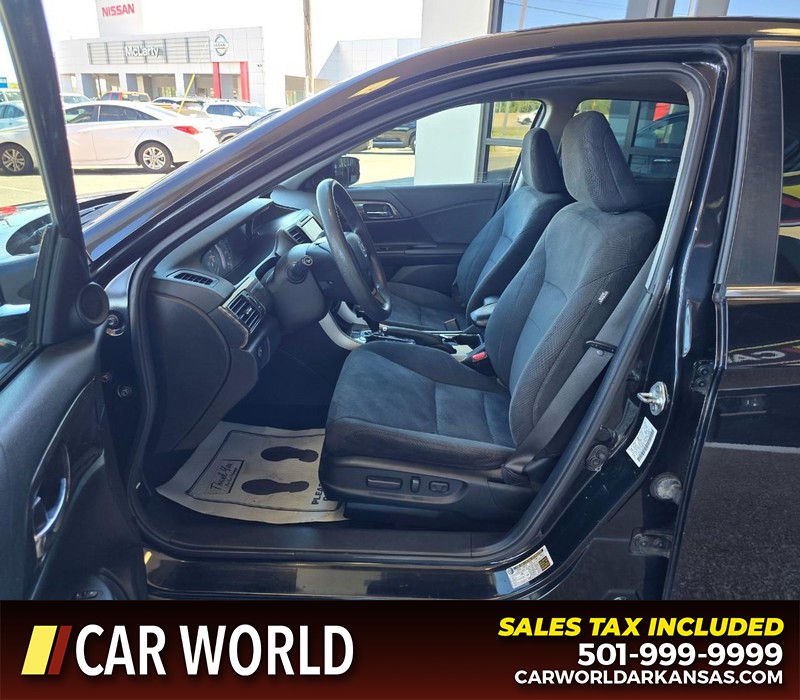 Honda Accord Sedan Vehicle Full-screen Gallery Image 8