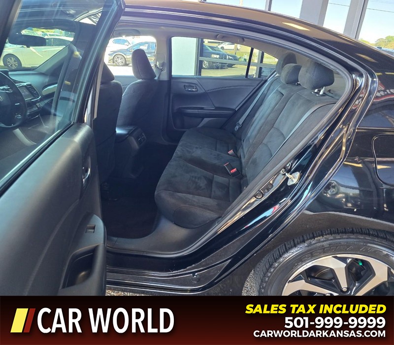 Honda Accord Sedan Vehicle Full-screen Gallery Image 10