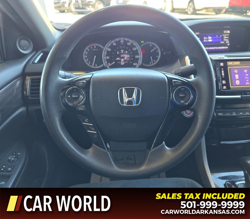 Honda Accord Sedan Vehicle Full-screen Gallery Image 14
