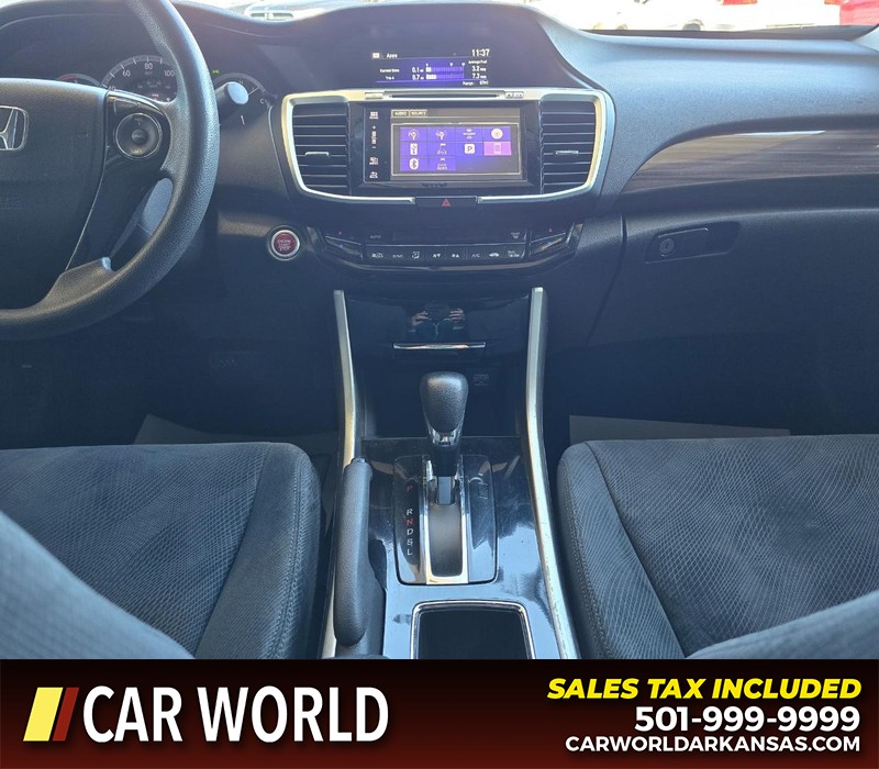 Honda Accord Sedan Vehicle Full-screen Gallery Image 17