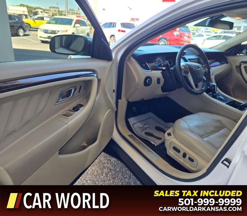 Ford Taurus Vehicle Full-screen Gallery Image 7