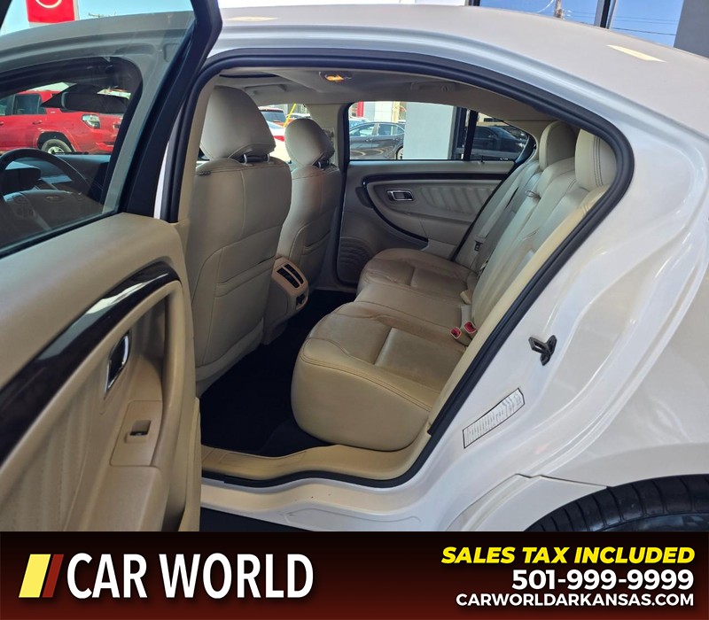 Ford Taurus Vehicle Full-screen Gallery Image 10