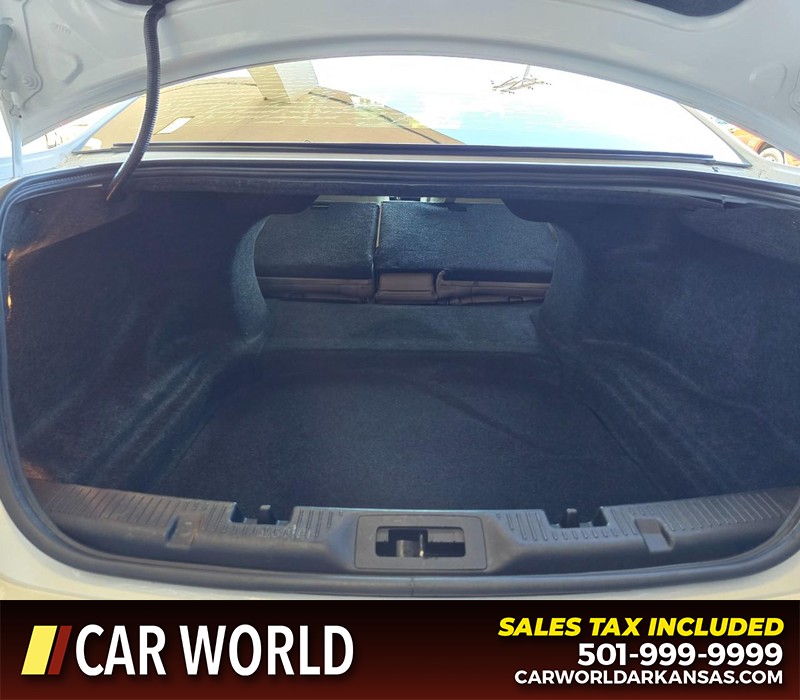 Ford Taurus Vehicle Full-screen Gallery Image 14