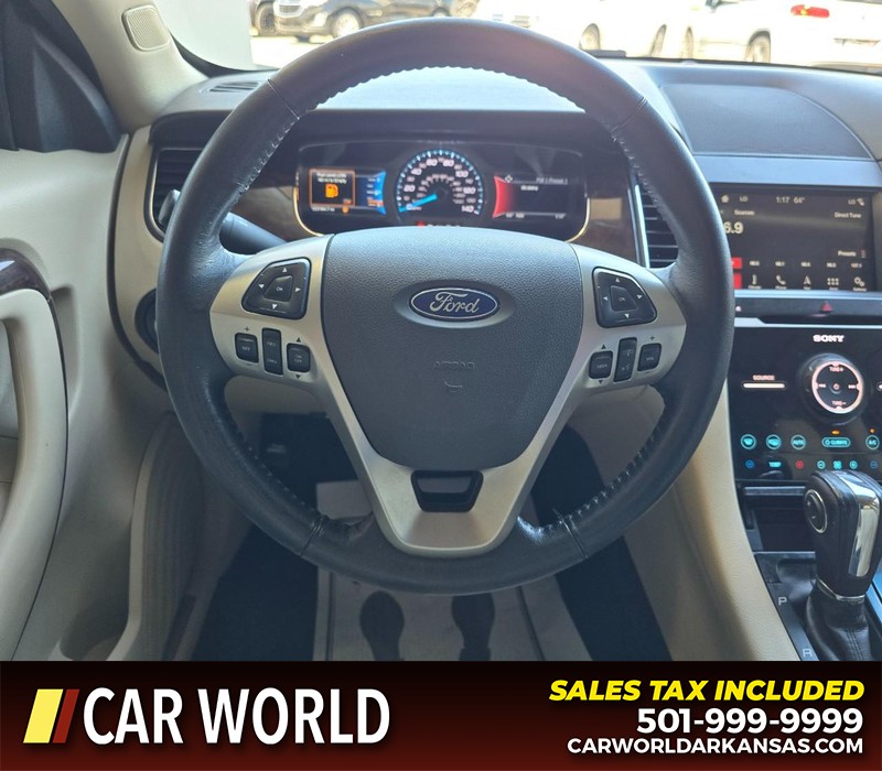 Ford Taurus Vehicle Full-screen Gallery Image 15