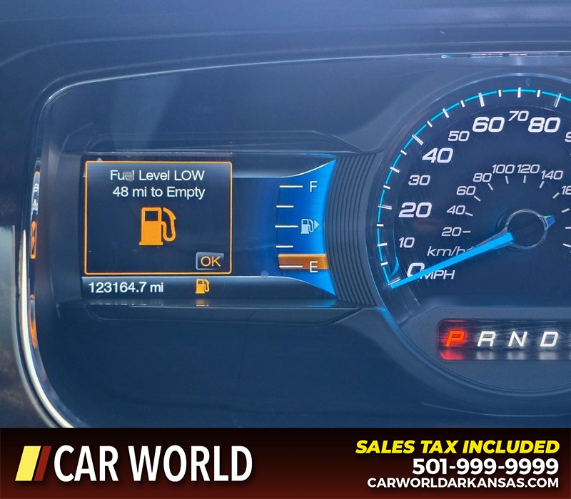 Ford Taurus Vehicle Full-screen Gallery Image 16