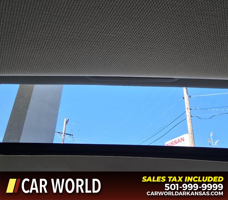 Ford Taurus Vehicle Full-screen Gallery Image 19