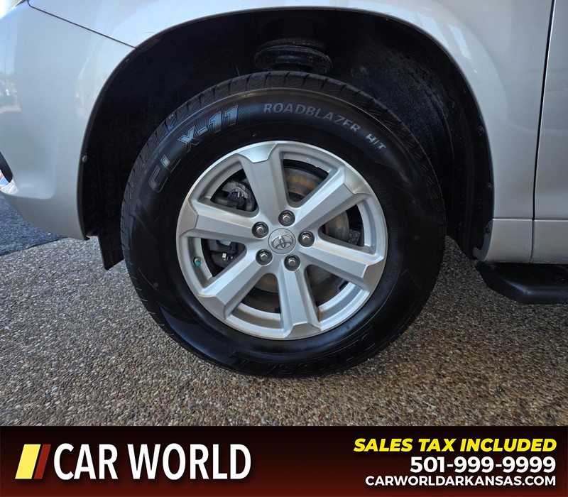 Toyota Highlander Vehicle Full-screen Gallery Image 6