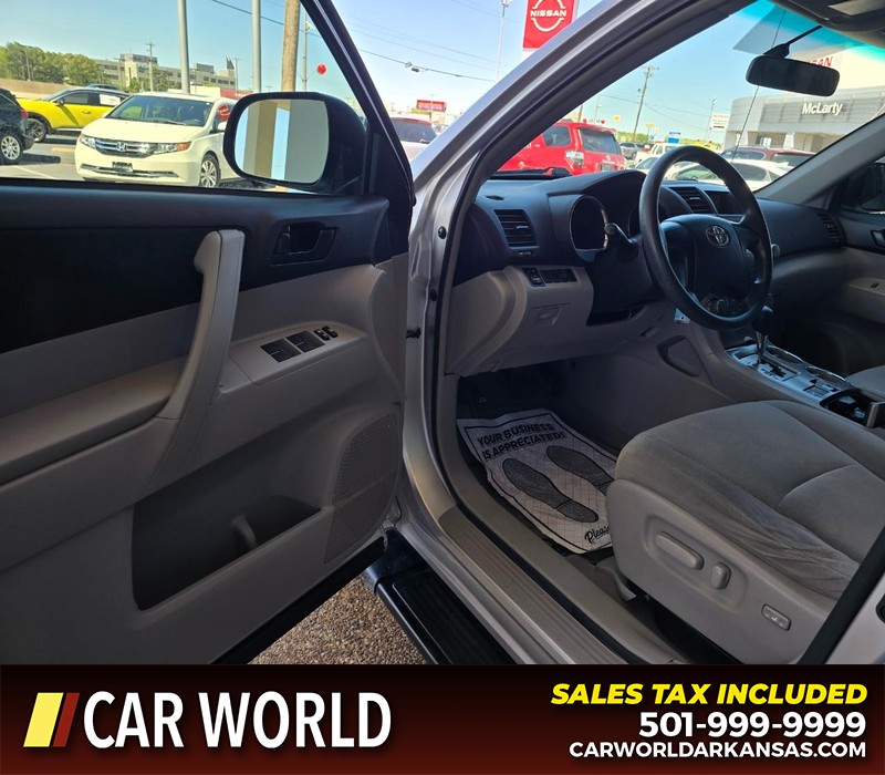 Toyota Highlander Vehicle Full-screen Gallery Image 7