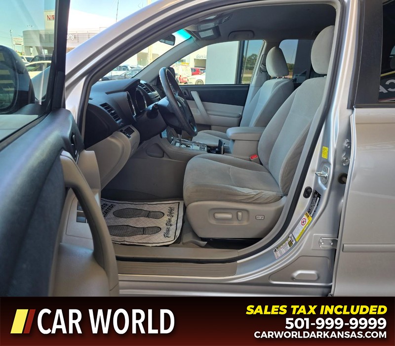 Toyota Highlander Vehicle Full-screen Gallery Image 8