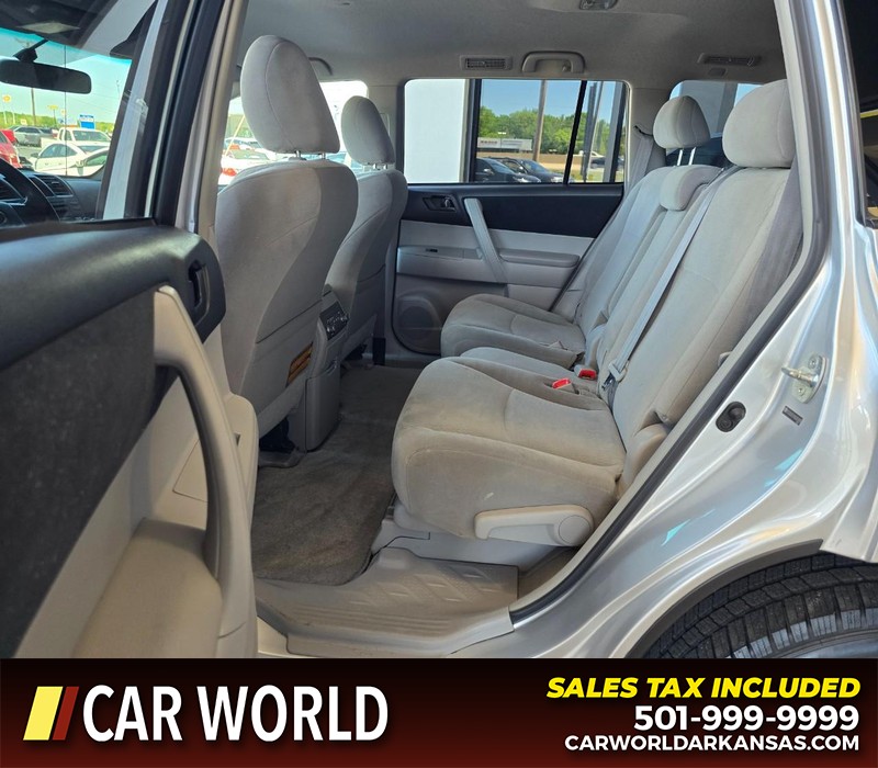 Toyota Highlander Vehicle Full-screen Gallery Image 10