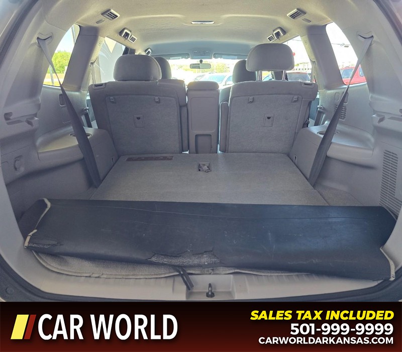 Toyota Highlander Vehicle Full-screen Gallery Image 16