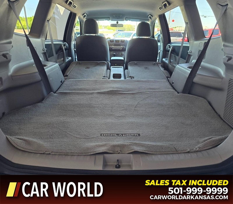 Toyota Highlander Vehicle Full-screen Gallery Image 17