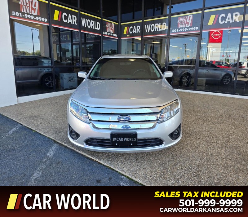 Ford Fusion Vehicle Full-screen Gallery Image 2