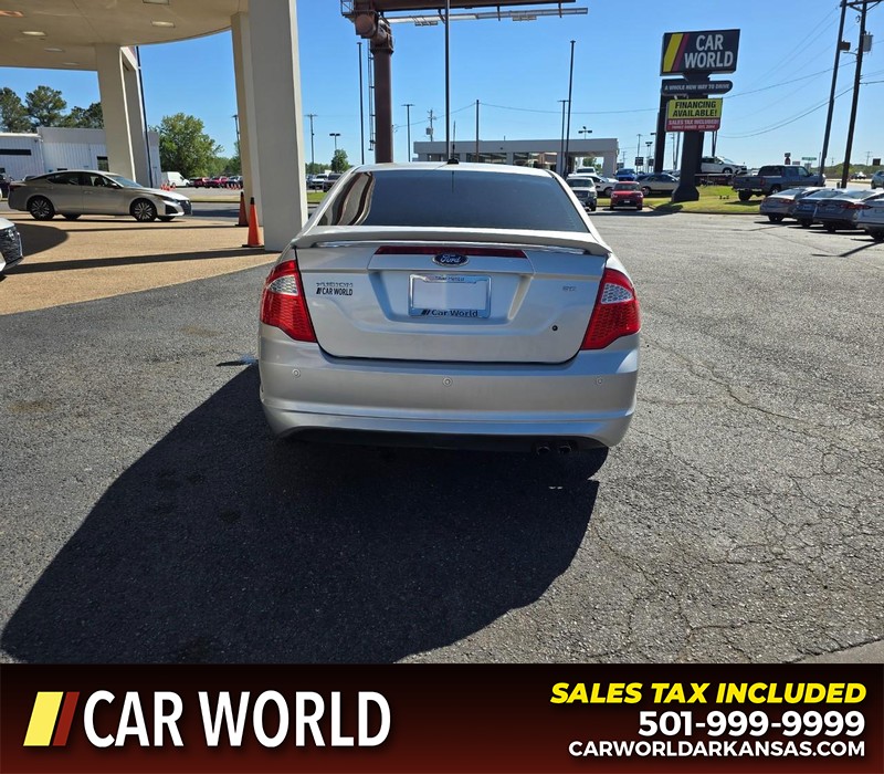 Ford Fusion Vehicle Full-screen Gallery Image 5