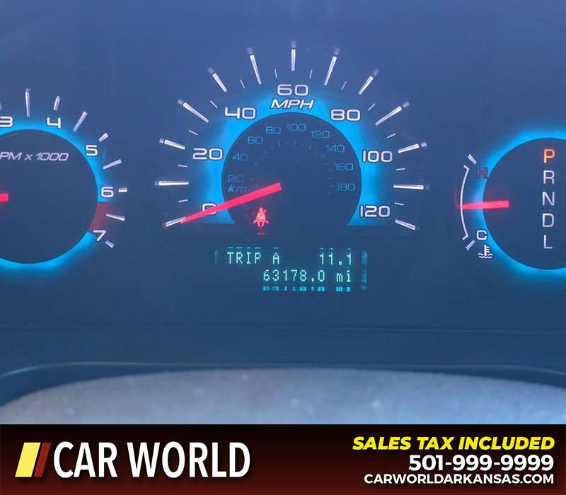 Ford Fusion Vehicle Full-screen Gallery Image 16