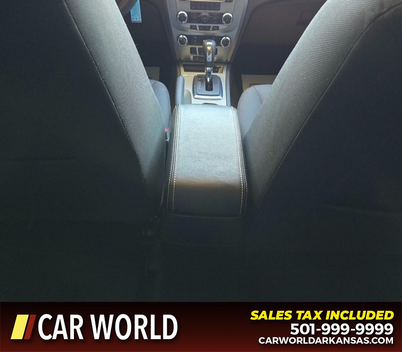 Ford Fusion Vehicle Full-screen Gallery Image 20