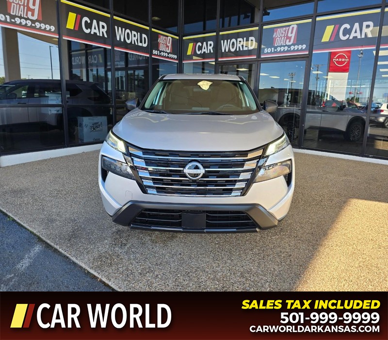 Nissan Rogue Vehicle Full-screen Gallery Image 2