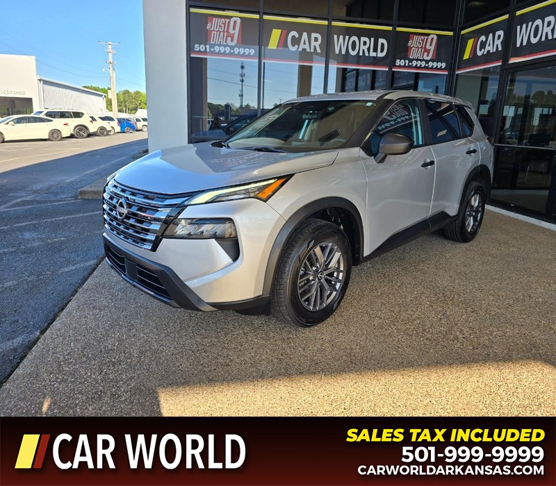 Nissan Rogue Vehicle Full-screen Gallery Image 3