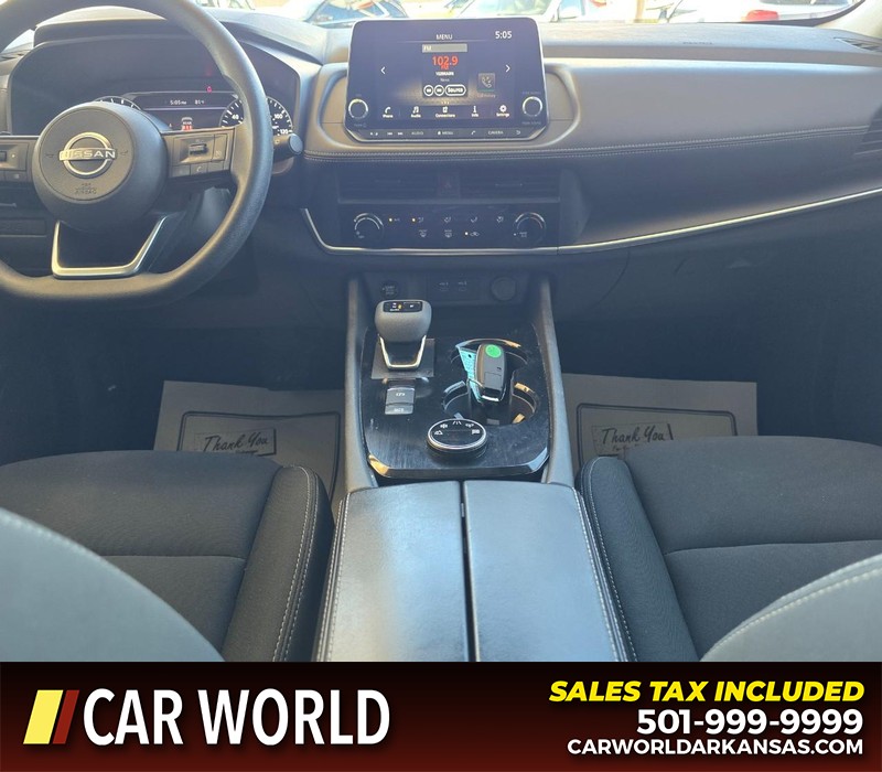 Nissan Rogue Vehicle Full-screen Gallery Image 19