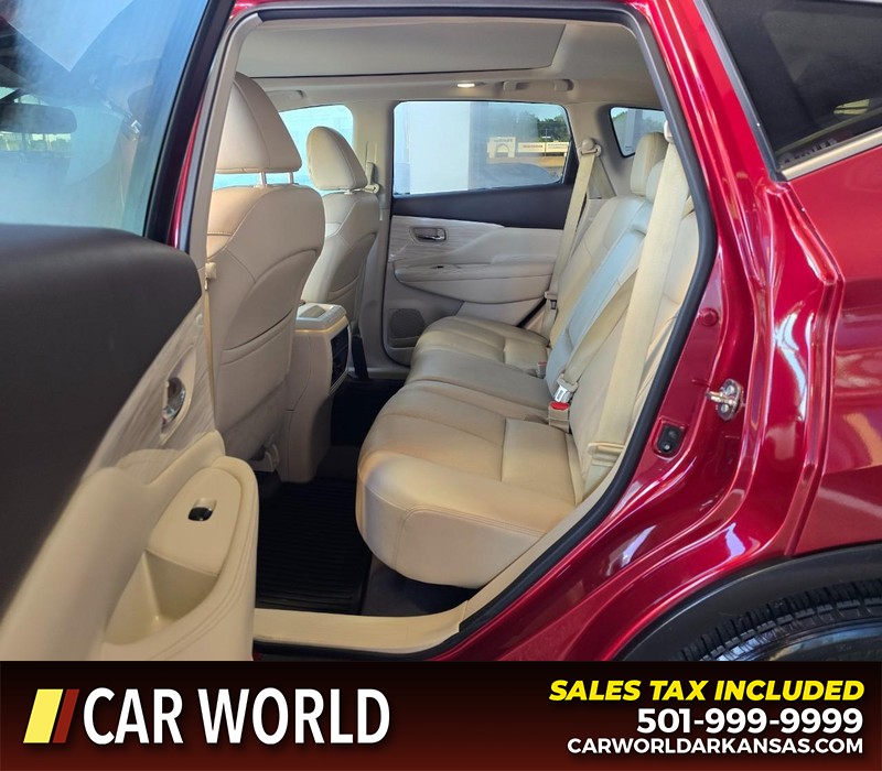 Nissan Murano Vehicle Full-screen Gallery Image 10