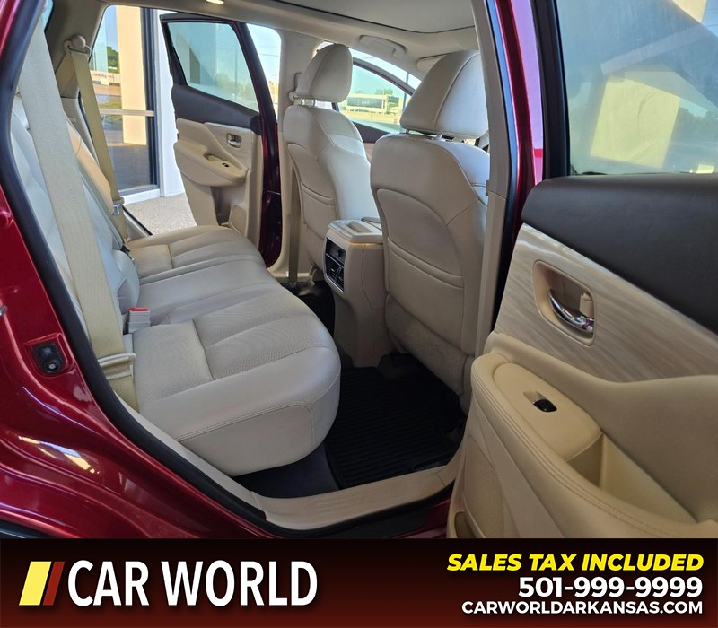 Nissan Murano Vehicle Full-screen Gallery Image 12