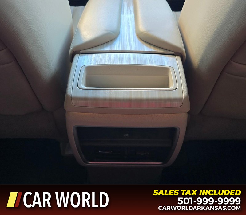 Nissan Murano Vehicle Full-screen Gallery Image 20