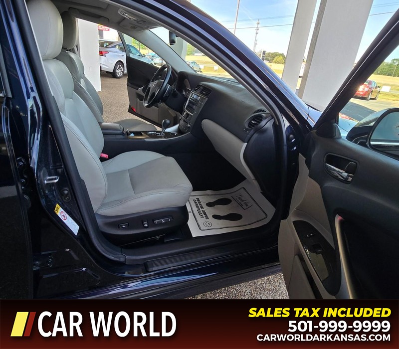 Lexus IS 250 Vehicle Full-screen Gallery Image 11