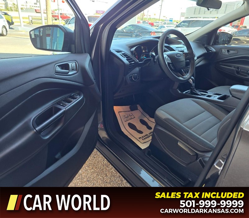 Ford Escape Vehicle Full-screen Gallery Image 7