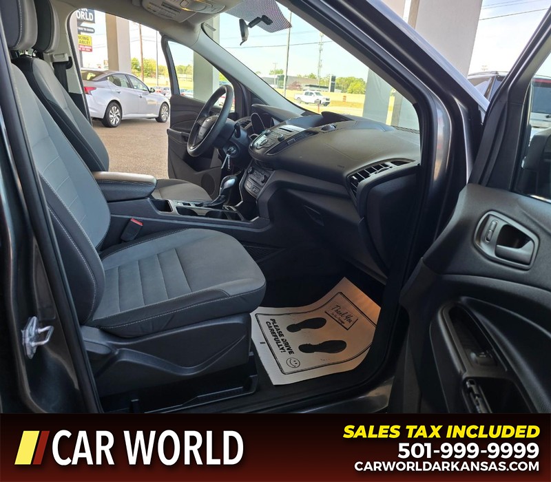 Ford Escape Vehicle Full-screen Gallery Image 11