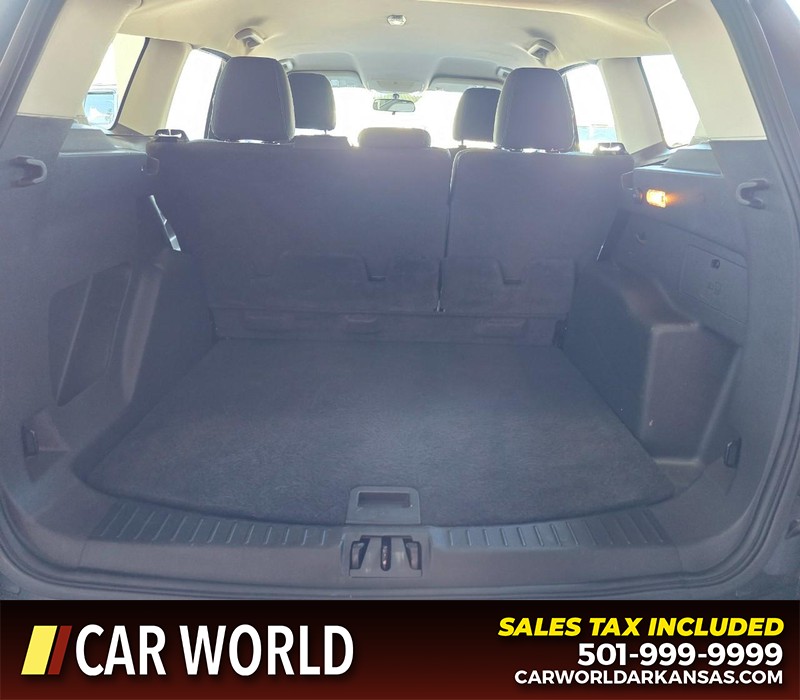 Ford Escape Vehicle Full-screen Gallery Image 13