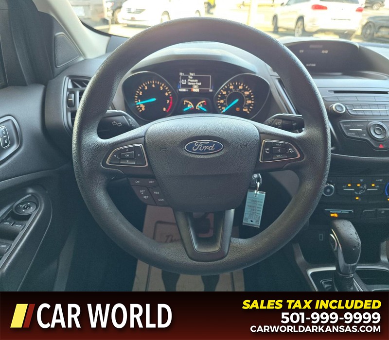 Ford Escape Vehicle Full-screen Gallery Image 15