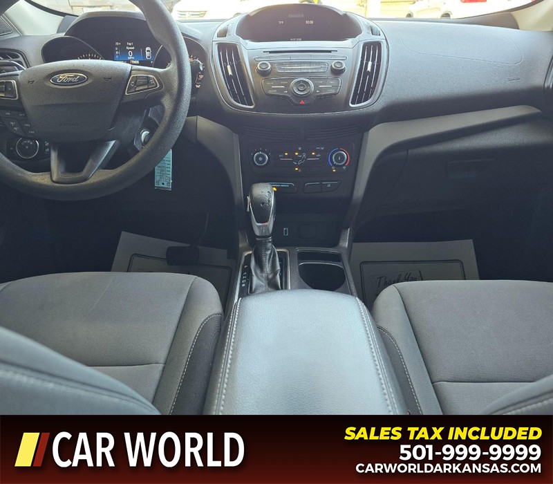 Ford Escape Vehicle Full-screen Gallery Image 18