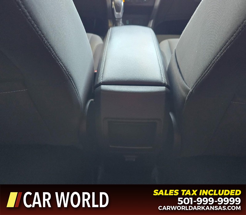 Ford Escape Vehicle Full-screen Gallery Image 19