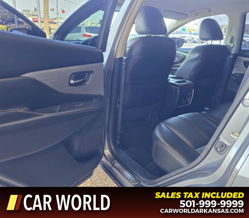 Nissan Murano Vehicle Full-screen Gallery Image 9