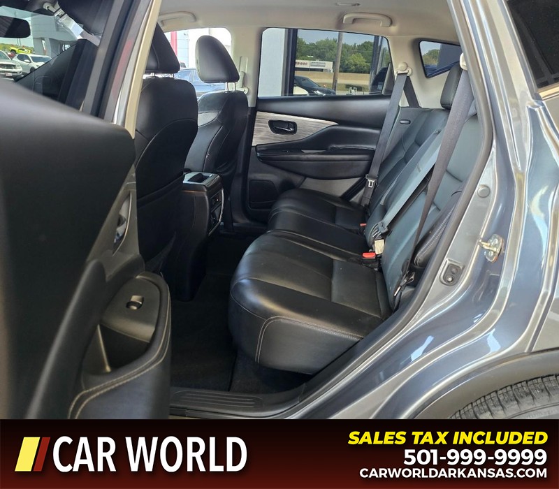 Nissan Murano Vehicle Full-screen Gallery Image 10