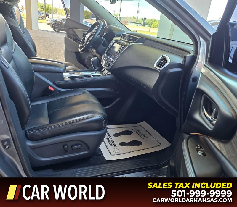 Nissan Murano Vehicle Full-screen Gallery Image 11