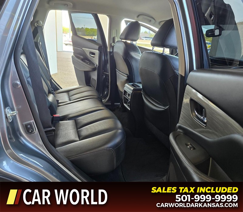 Nissan Murano Vehicle Full-screen Gallery Image 12