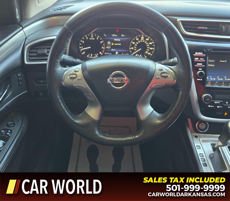 Nissan Murano Vehicle Full-screen Gallery Image 15