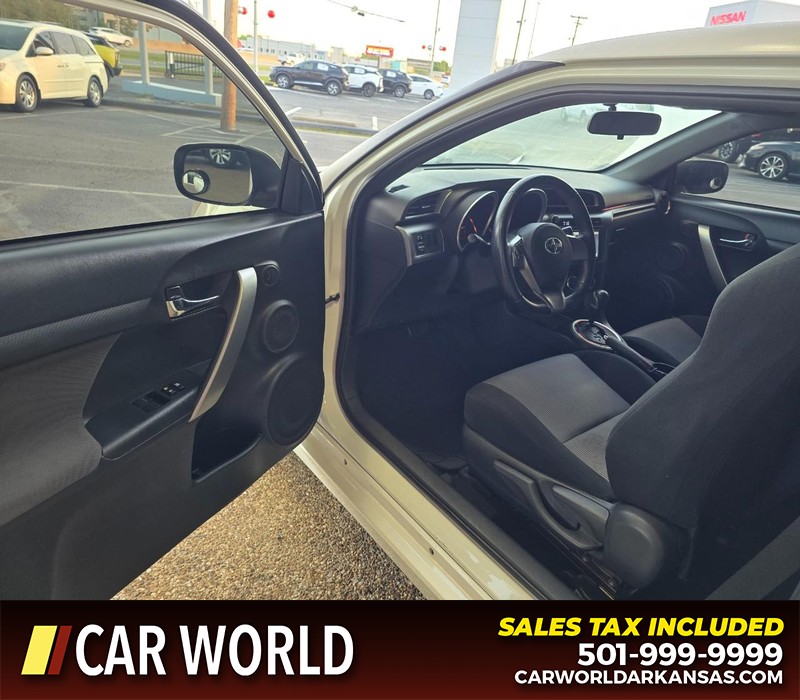 Scion tC Vehicle Full-screen Gallery Image 7