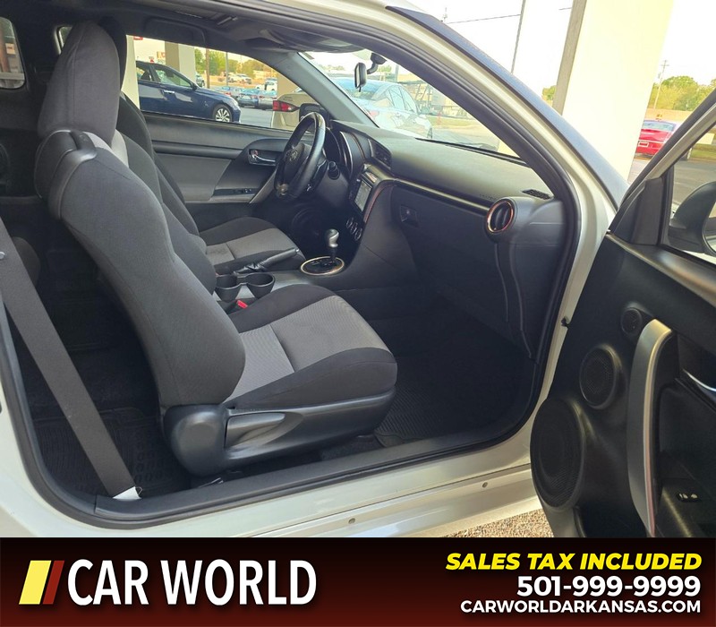 Scion tC Vehicle Full-screen Gallery Image 10