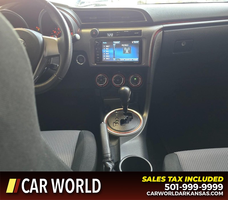 Scion tC Vehicle Full-screen Gallery Image 17