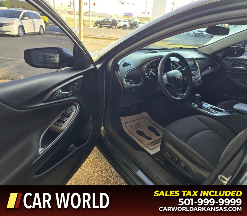 Chevrolet Malibu Vehicle Full-screen Gallery Image 7