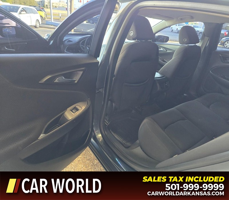 Chevrolet Malibu Vehicle Full-screen Gallery Image 9