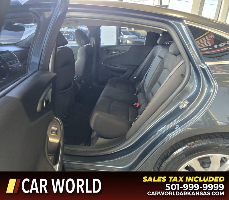 Chevrolet Malibu Vehicle Full-screen Gallery Image 10