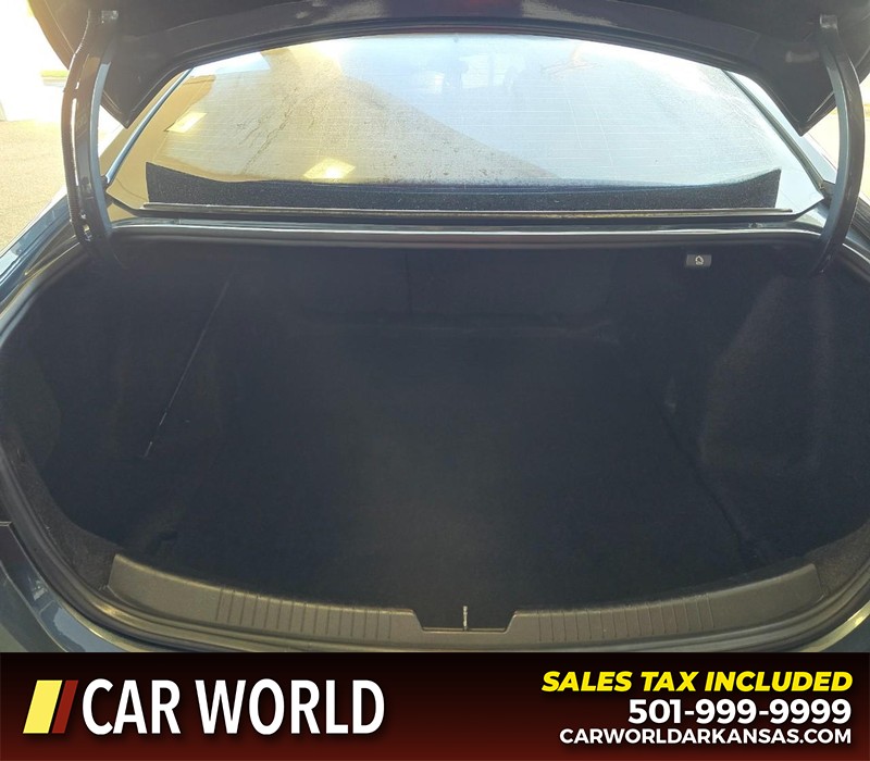 Chevrolet Malibu Vehicle Full-screen Gallery Image 13