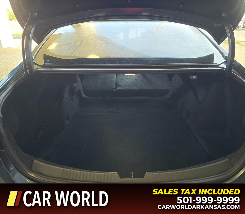 Chevrolet Malibu Vehicle Full-screen Gallery Image 14